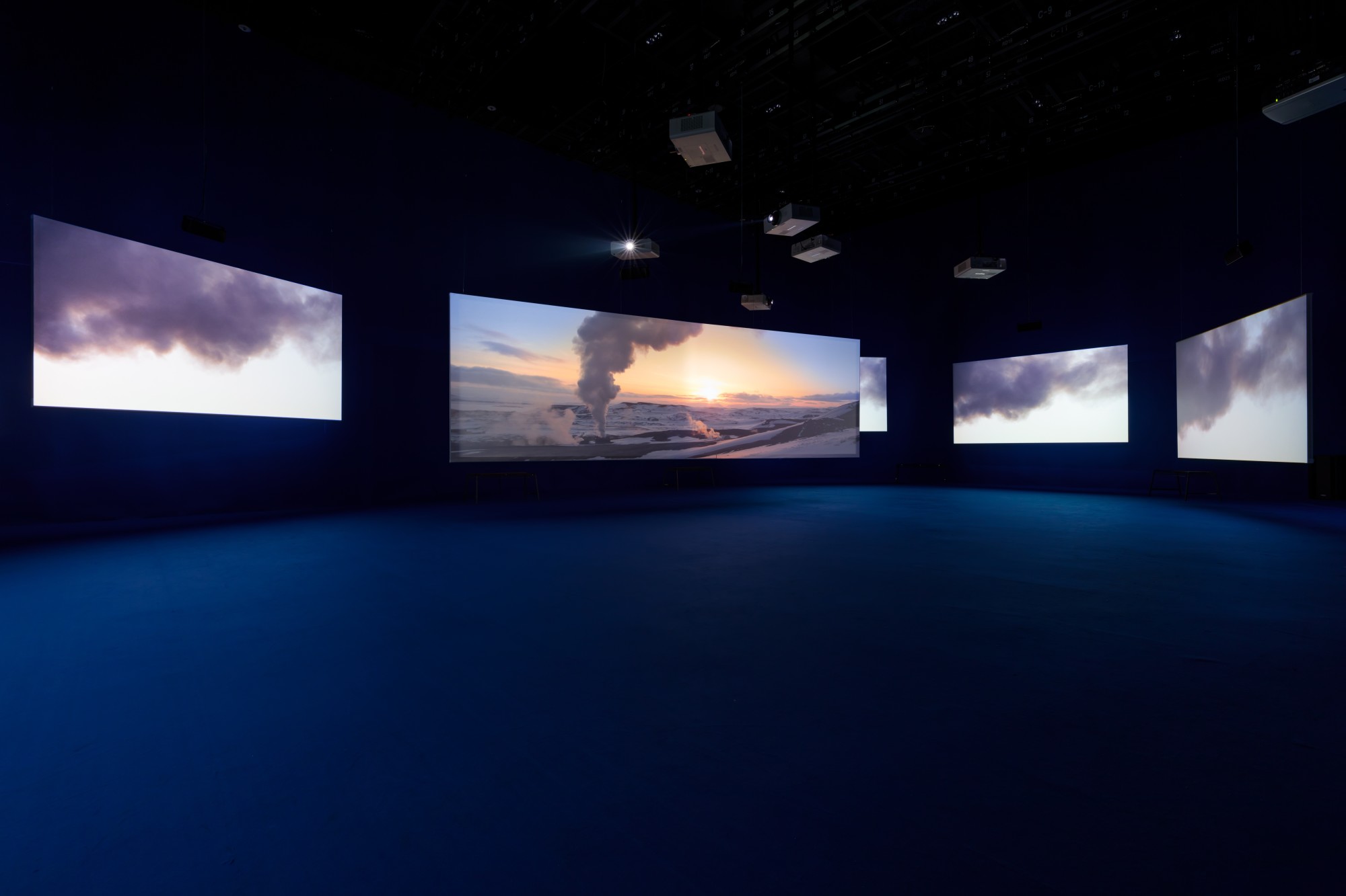 PLAYTIME. PLATFORM-L CONTEMPORARY ART CENTER, SEOUL, 2017  Seven screen ultra high definition video installation with 7.1 surround sound, 66'57"