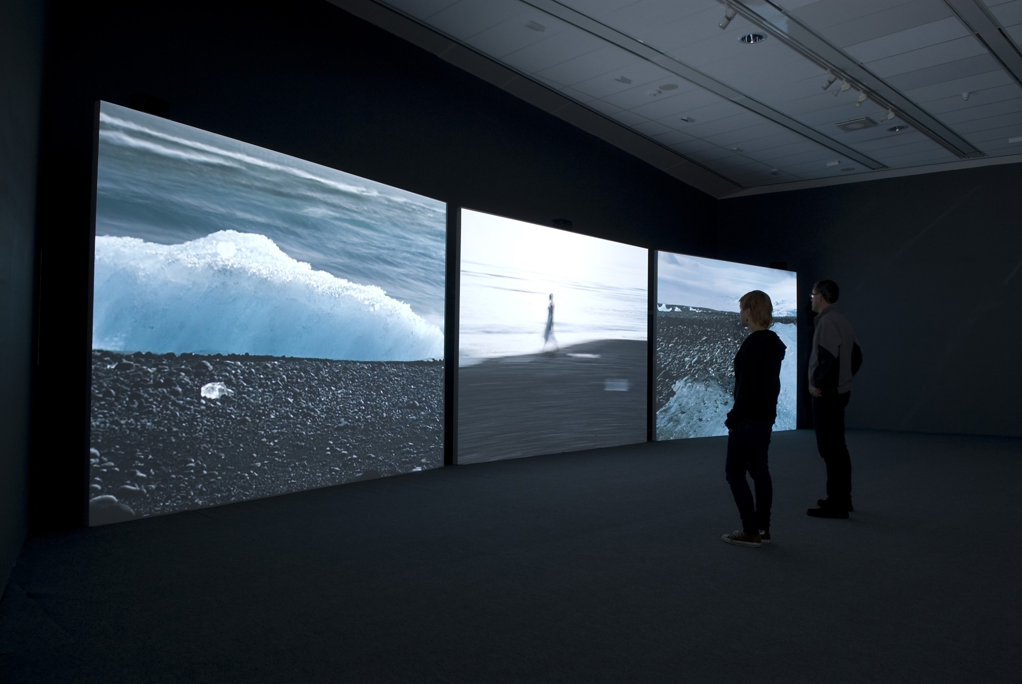 Isaac Julien: True North. Bildmuseet, Umeå University, 2007  14'' 20', three-screen projection, 16mm film transferred to DVD, black & white/colour, sound.