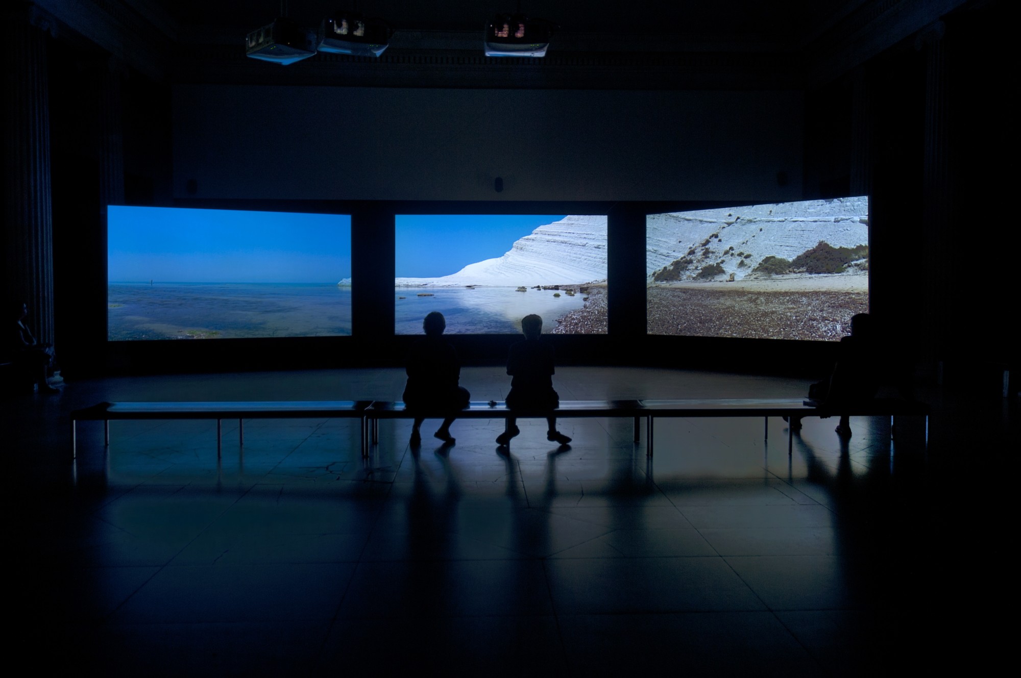 Isaac Julien: Western Union Small Boats. Galería Helga de Alvear, Madrid, 2008