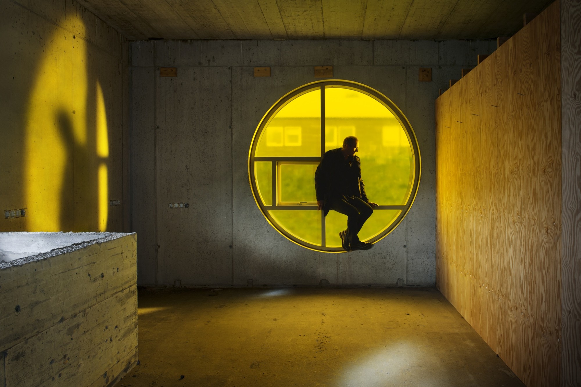 Isaac Julien, MIDNIGHT SUN (Playtime), 2013