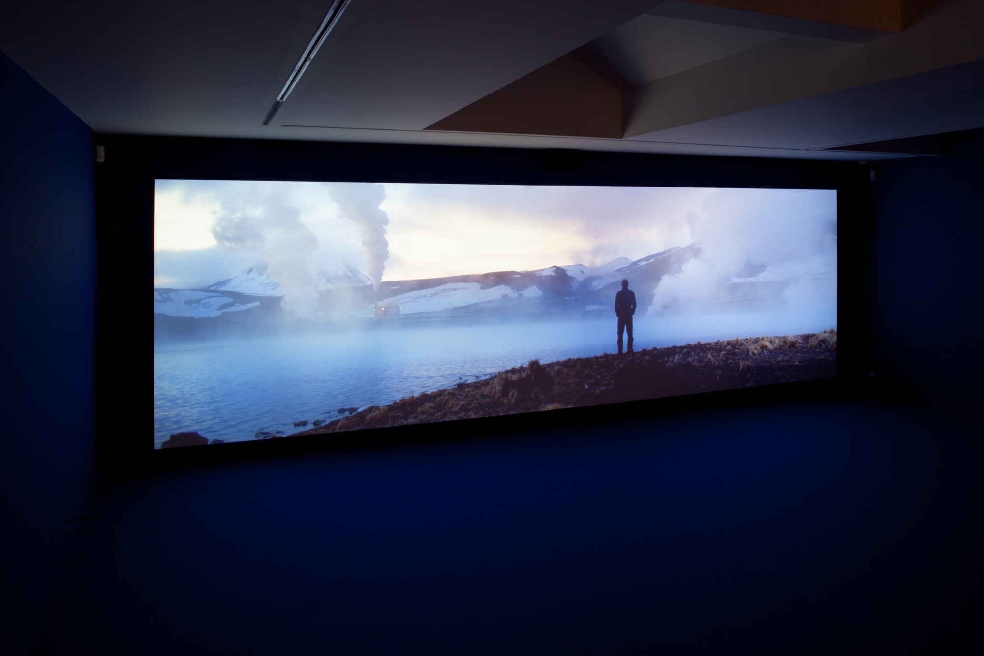 Playtime. Galerie Ron Mandos, Amsterdam, 2014  Double projection, edge blended, single screen ultra high definition with 5.1 surround sound, 66'57"